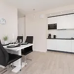 Comfy Kapitanska & Parking & Balcony By Renters 아파트 그디니아