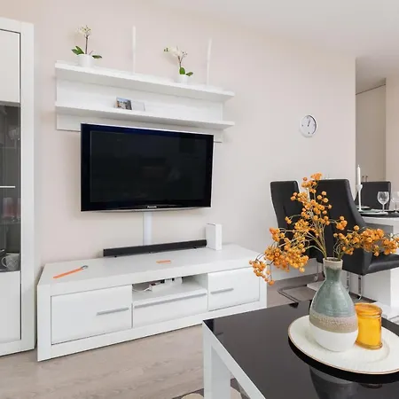 Apartment Comfy Kapitanska & Parking & Balcony By Renters Gdynia