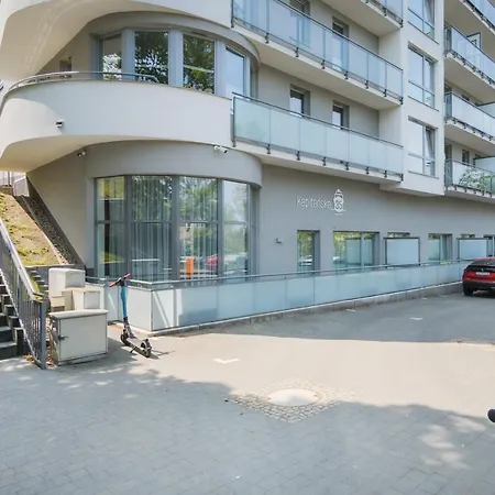 Comfy Kapitanska & Parking & Balcony By Renters 아파트 *