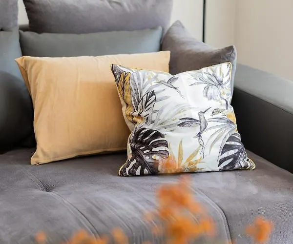 Comfy Kapitanska & Parking & Balcony By Renters Apartment *