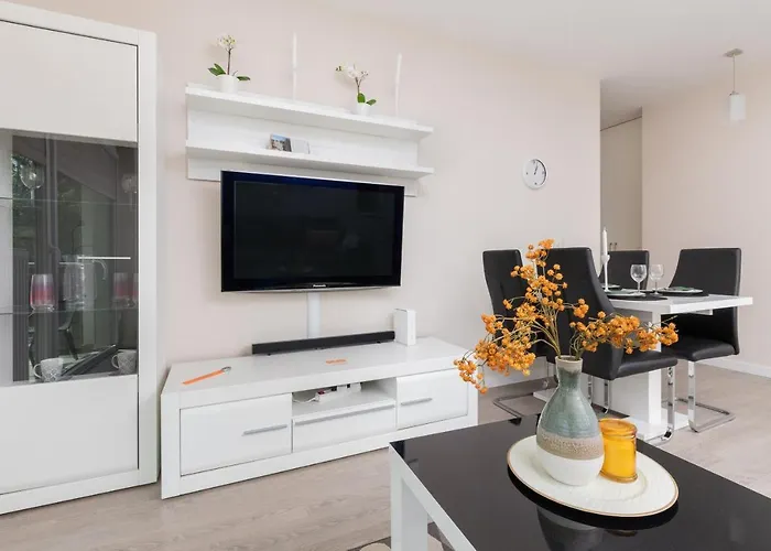 Apartment Comfy Kapitanska & Parking & Balcony By Renters Gdynia