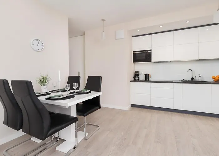 Comfy Kapitanska & Parking & Balcony By Renters Apartment Gdynia